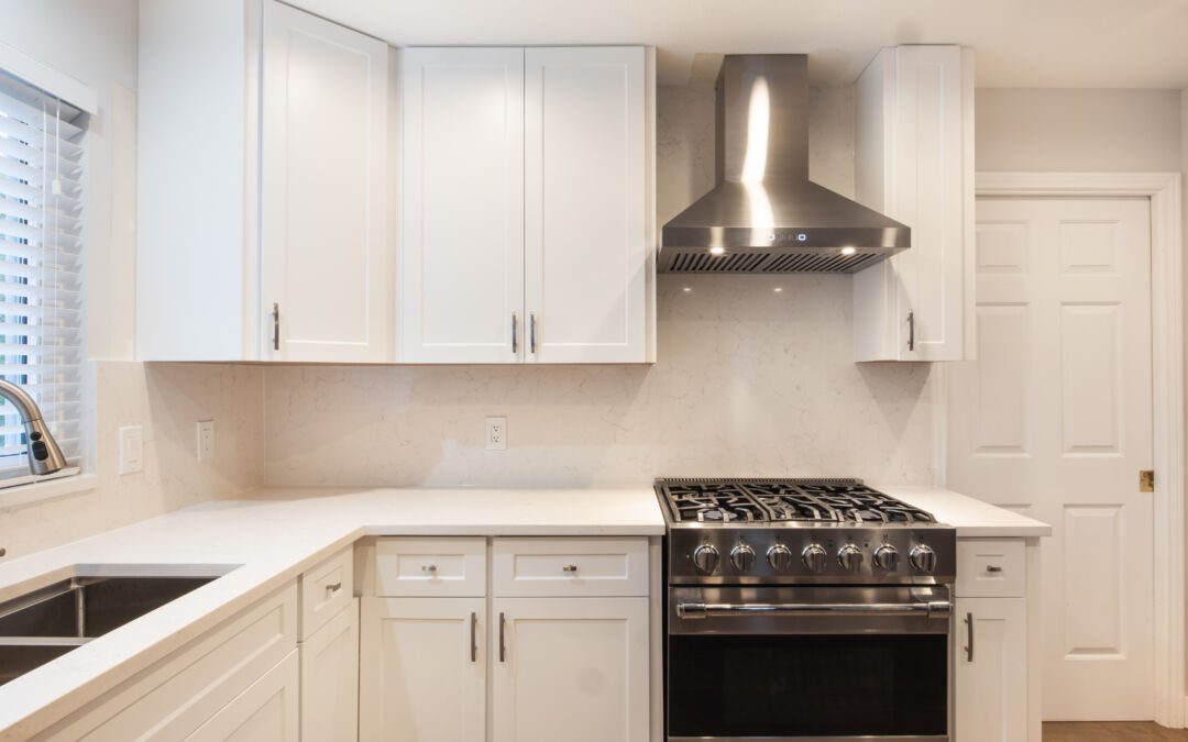 Quartz Backsplashes: Elevate Your Kitchen Renovation