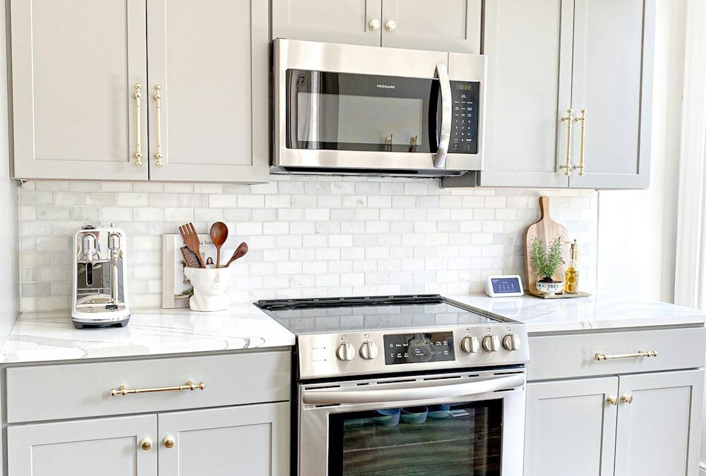 Top 10 Reasons to Choose Cabinet Refacing: A Smart Investment for Your Kitchen